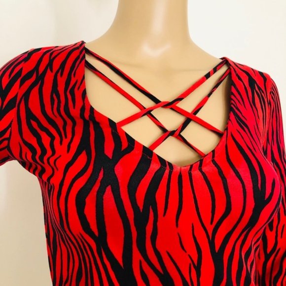 New! GUESS Red Stripe Sexy Top - Picture 2 of 4